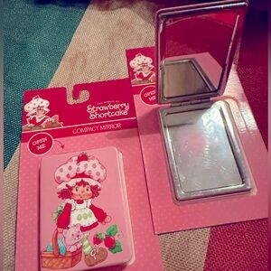 BUNDLE OF 2 Strawberry Shortcake Compact Mirrors FOR RKHALY
